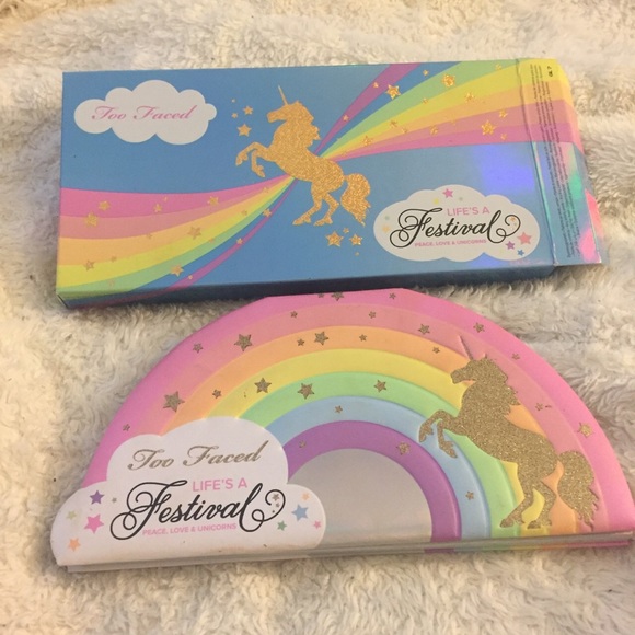 Too faced unicorn palette - Picture 3 of 4